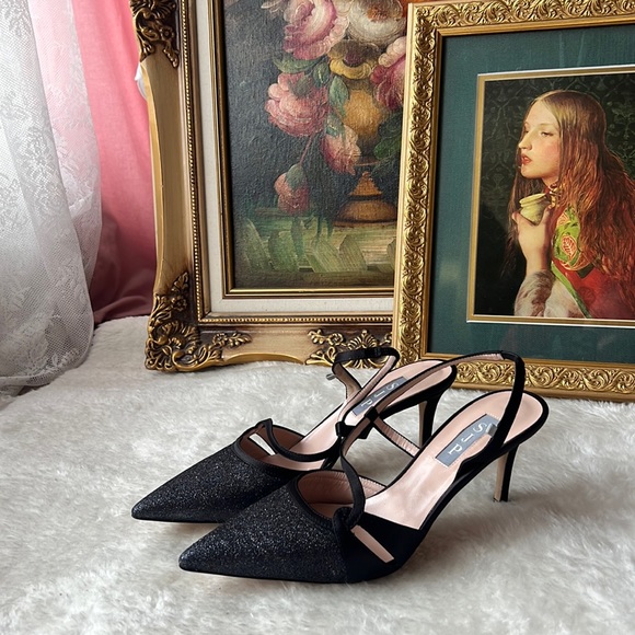 SJP by Sarah Jessica Parker Shoes - BRAND NEW 💋 Sz 37 SJP by Sarah Jessica Parker Black Sparkle Sling Back Pumps